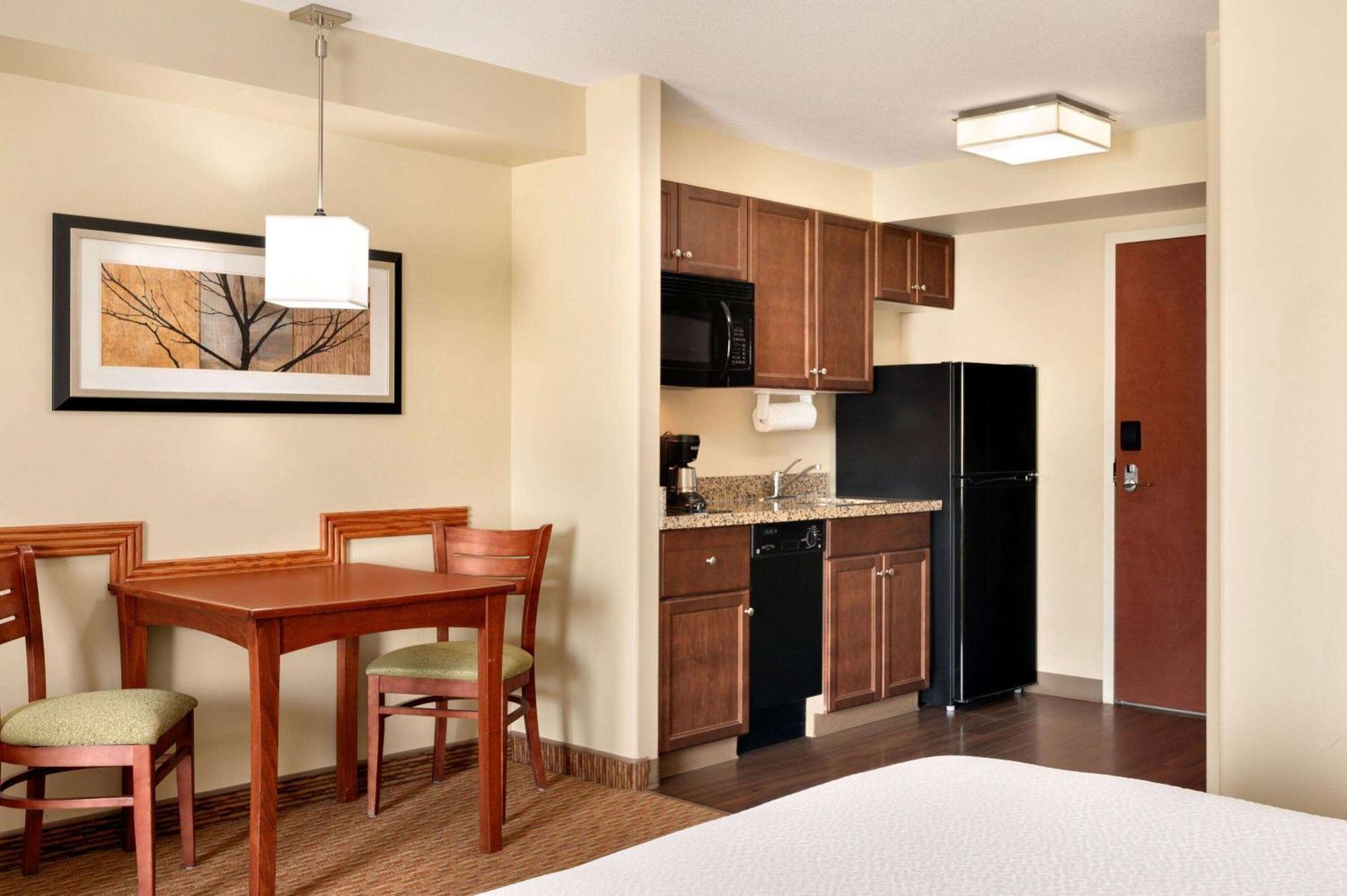 Days Inn & Suites By Wyndham Sherwood Park Edmonton מראה חיצוני תמונה