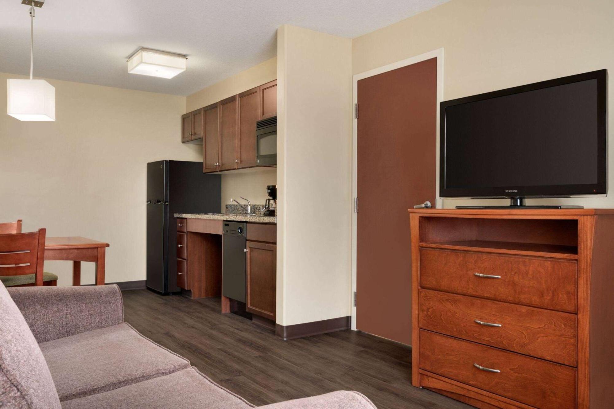 Days Inn & Suites By Wyndham Sherwood Park Edmonton מראה חיצוני תמונה