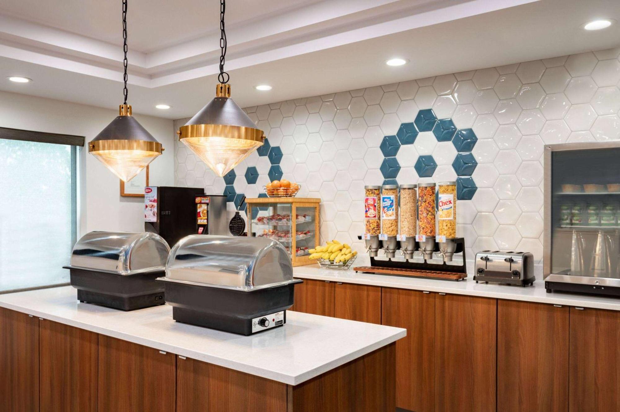 Days Inn & Suites By Wyndham Sherwood Park Edmonton מראה חיצוני תמונה