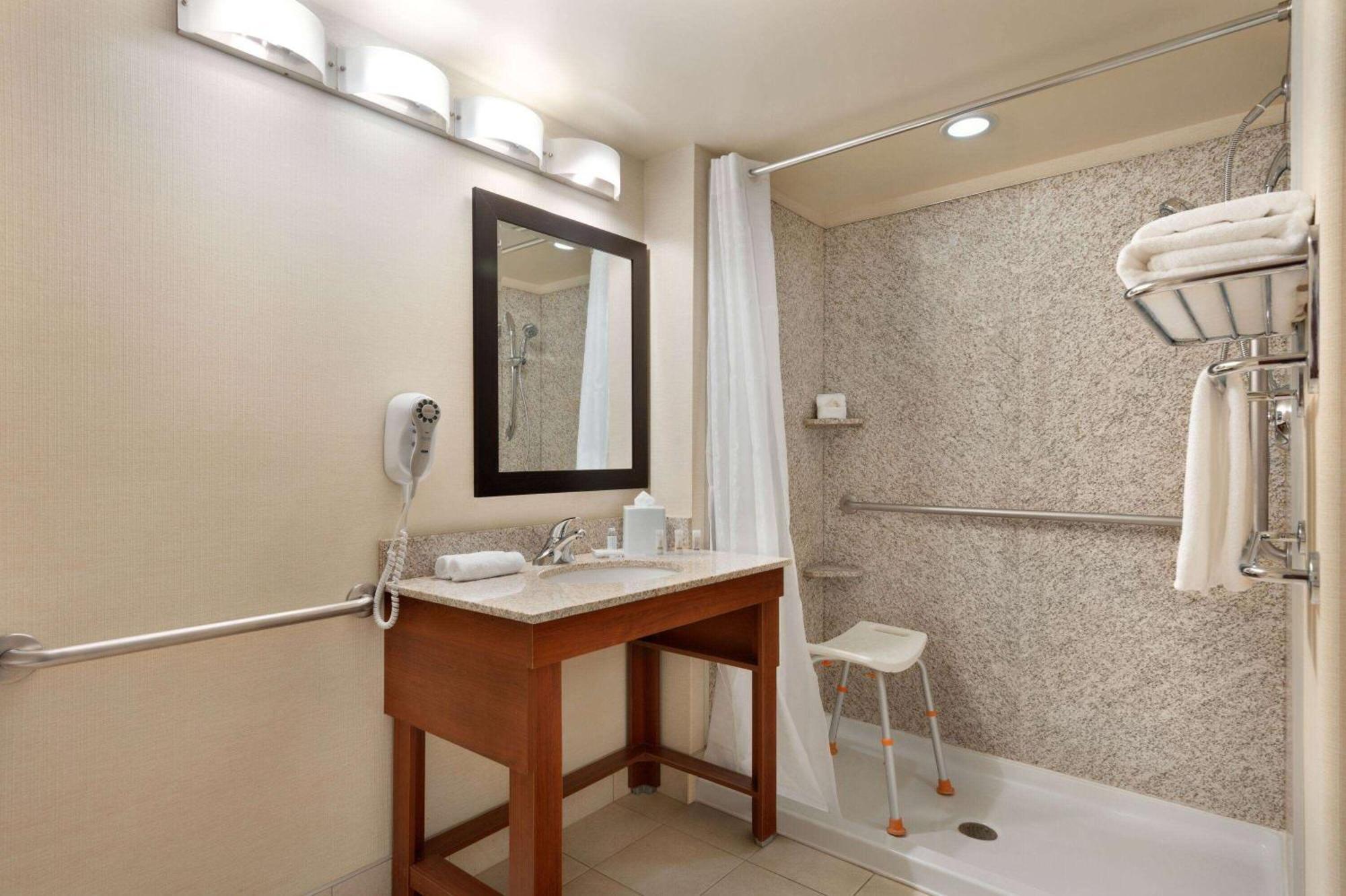 Days Inn & Suites By Wyndham Sherwood Park Edmonton מראה חיצוני תמונה